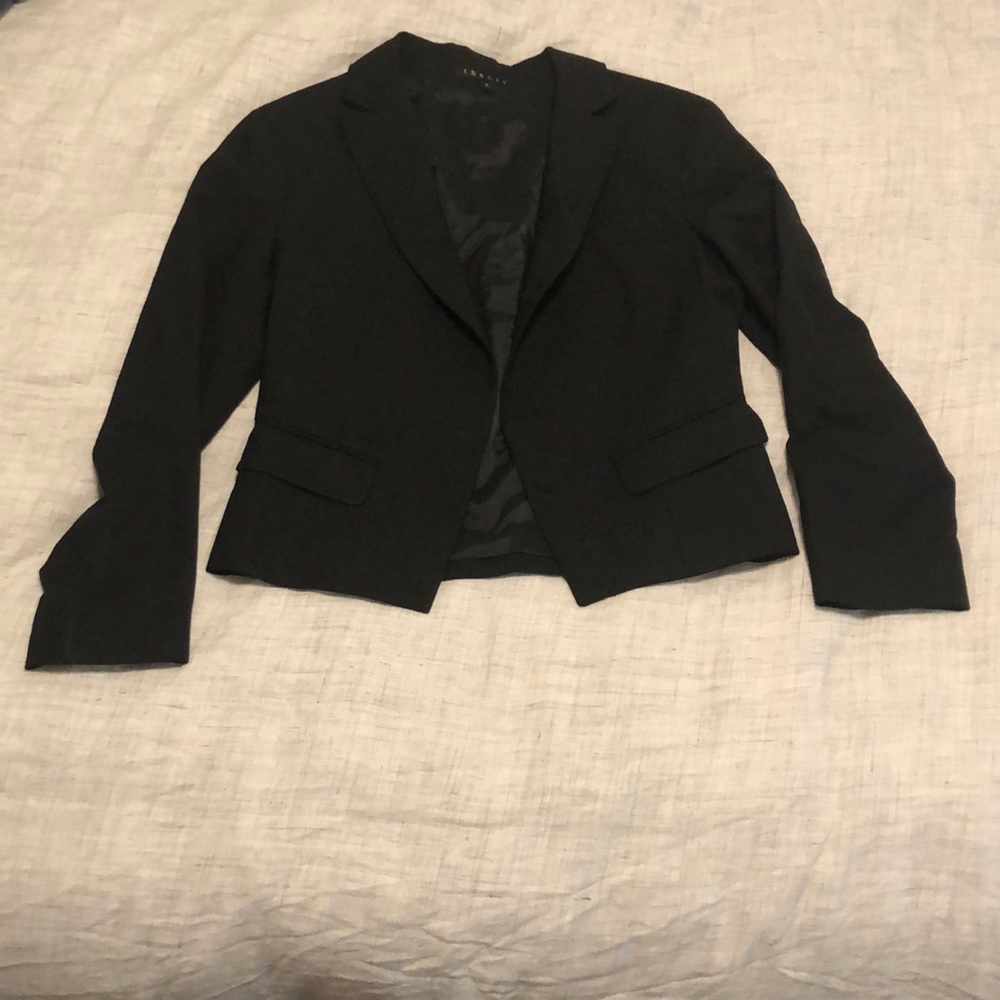 Theory black cropped blazer